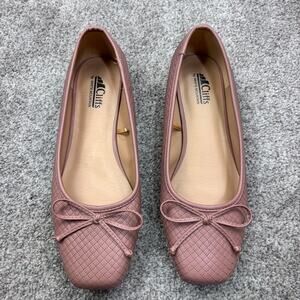 New! Beautiful Cliff Mauve colored Quilted flats size 10Wide